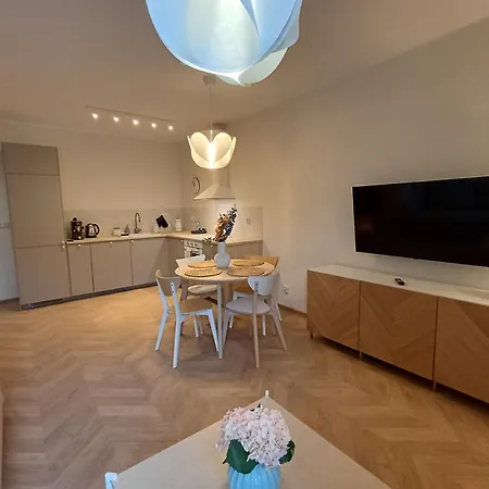 1m11 Centrum - Opcjonalne Miejsce Parkingowe, Dostep Na Kod, Netflix * Łódź