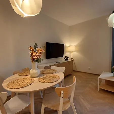 1m11 Centrum - Opcjonalne Miejsce Parkingowe, Dostep Na Kod, Netflix * Łódź